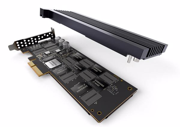 Samsungs neue Z-SSD kommt mit 240 und 800 GByte.